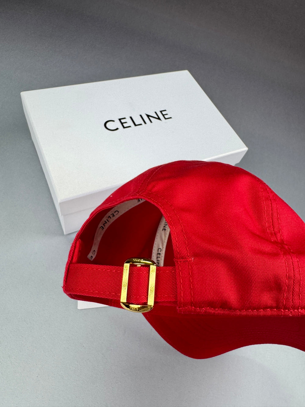 Casquette Céli. Rouge