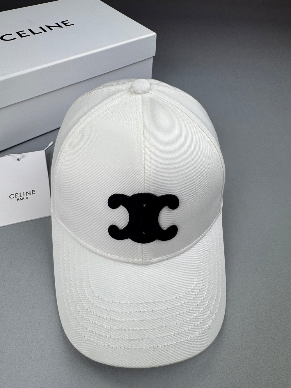 Casquette Céli. Blanche