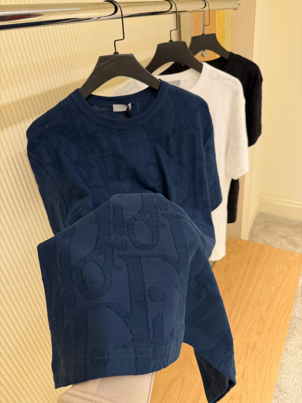 T-SHIRT WITH EMBROIDERED SIGNATURE