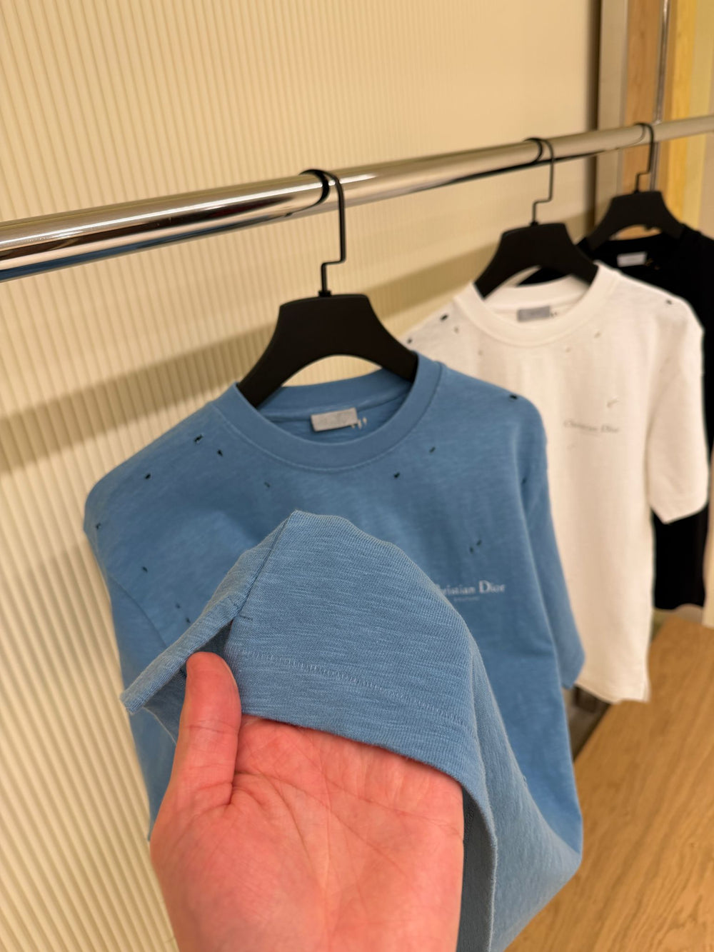 T-shirt Imprimé Poitrine — Coton Regular