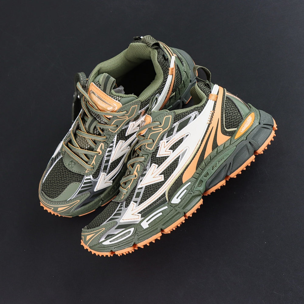 Sneaker Off W. Be Right Back