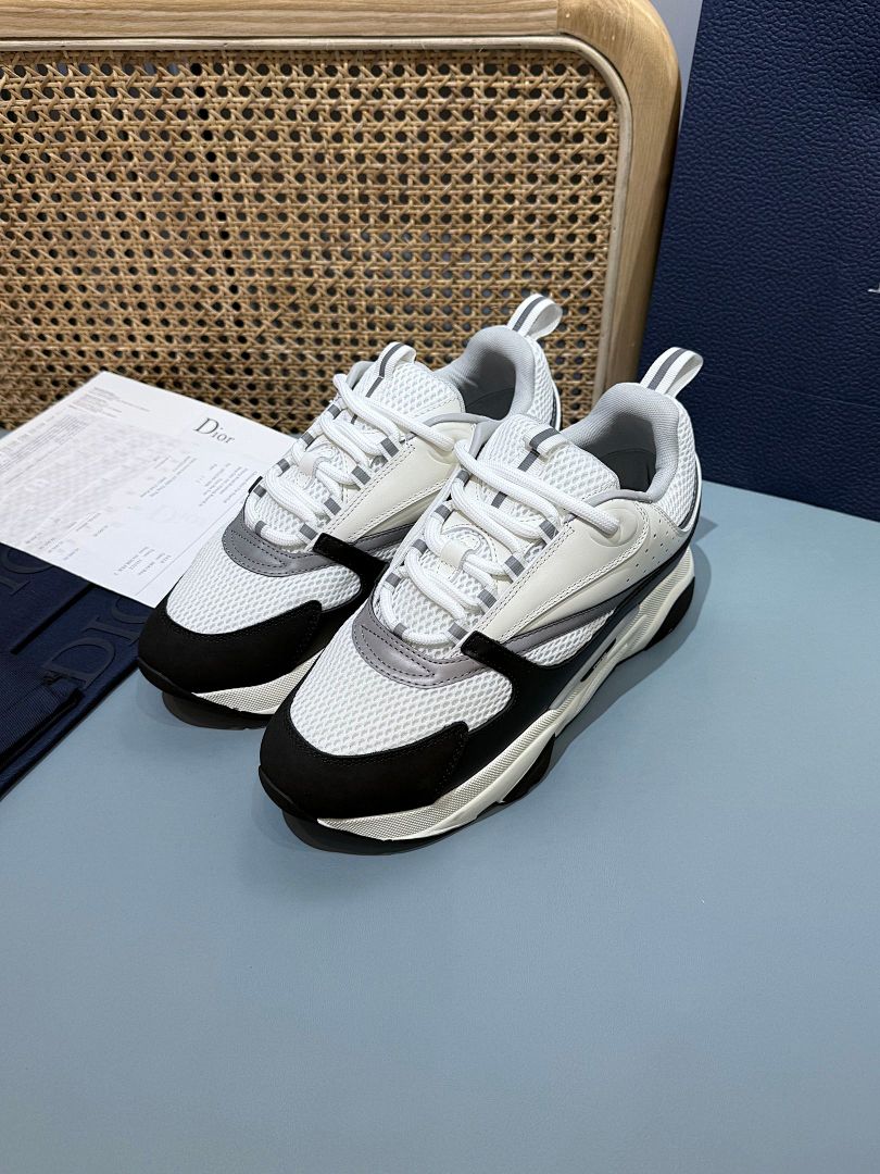 Sneakers B22