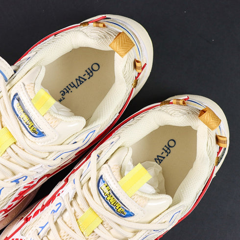 Sneaker Off W. Be Right Back