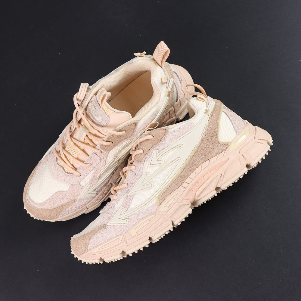 Sneaker Off W. Be Right Back