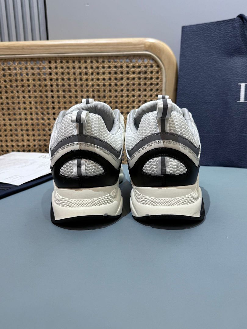 Sneakers B22