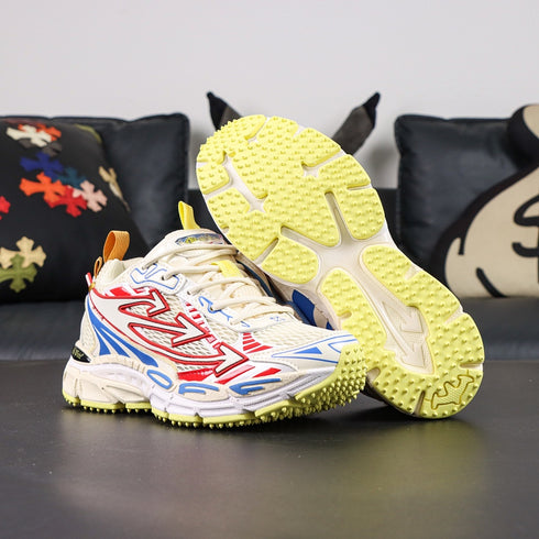 Sneaker Off W. Be Right Back
