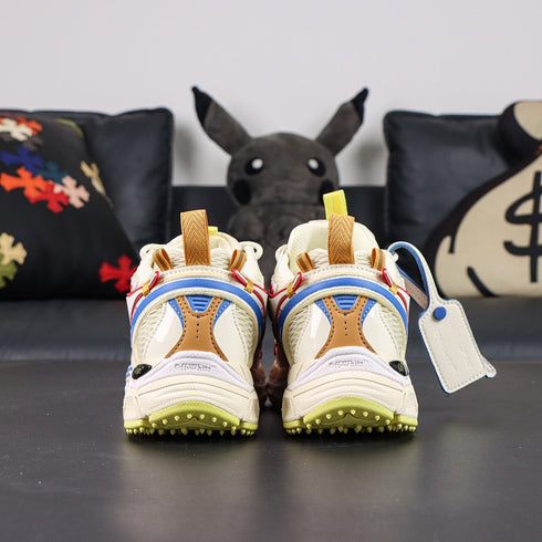 Sneaker Off W. Be Right Back