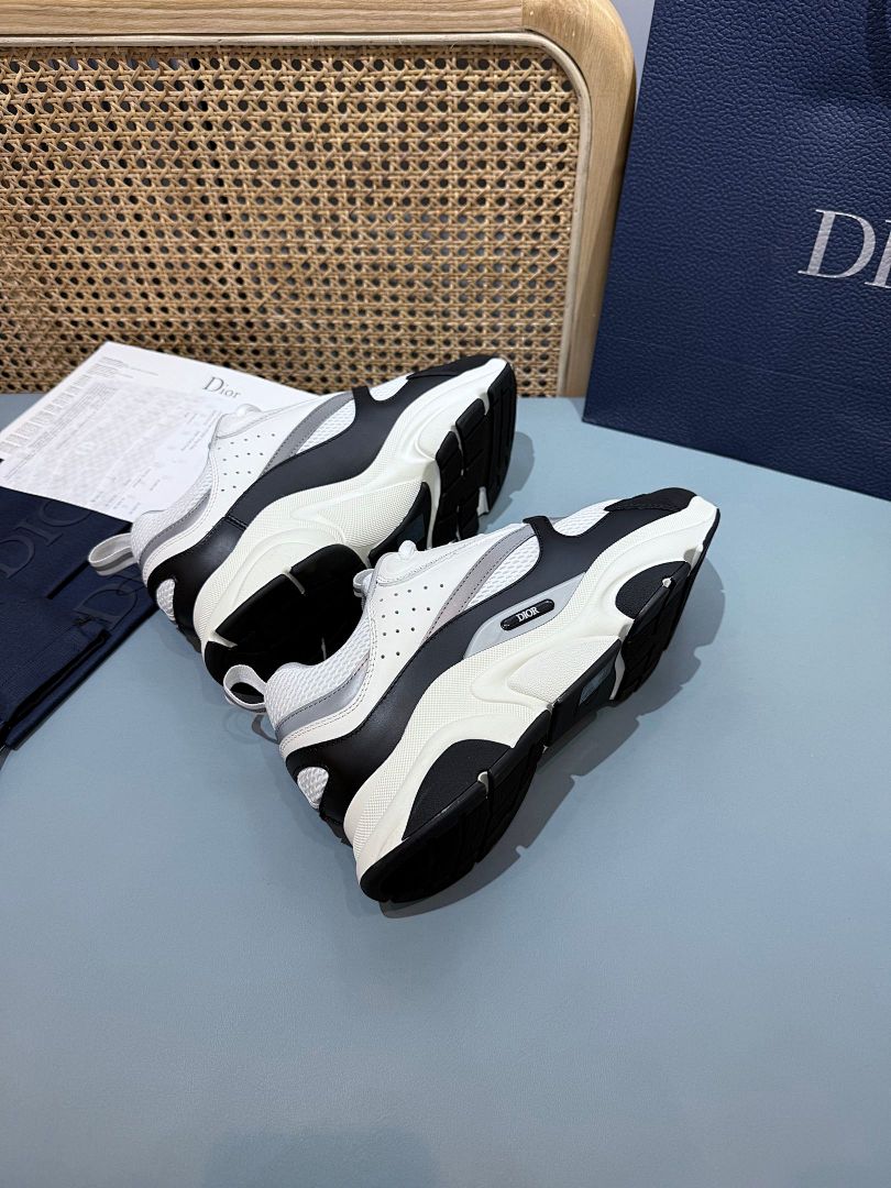 Sneakers B22