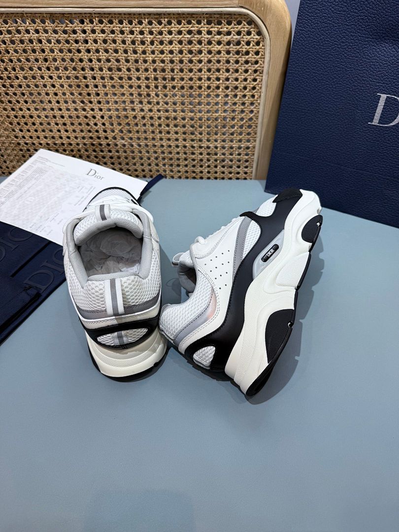 Sneakers B22