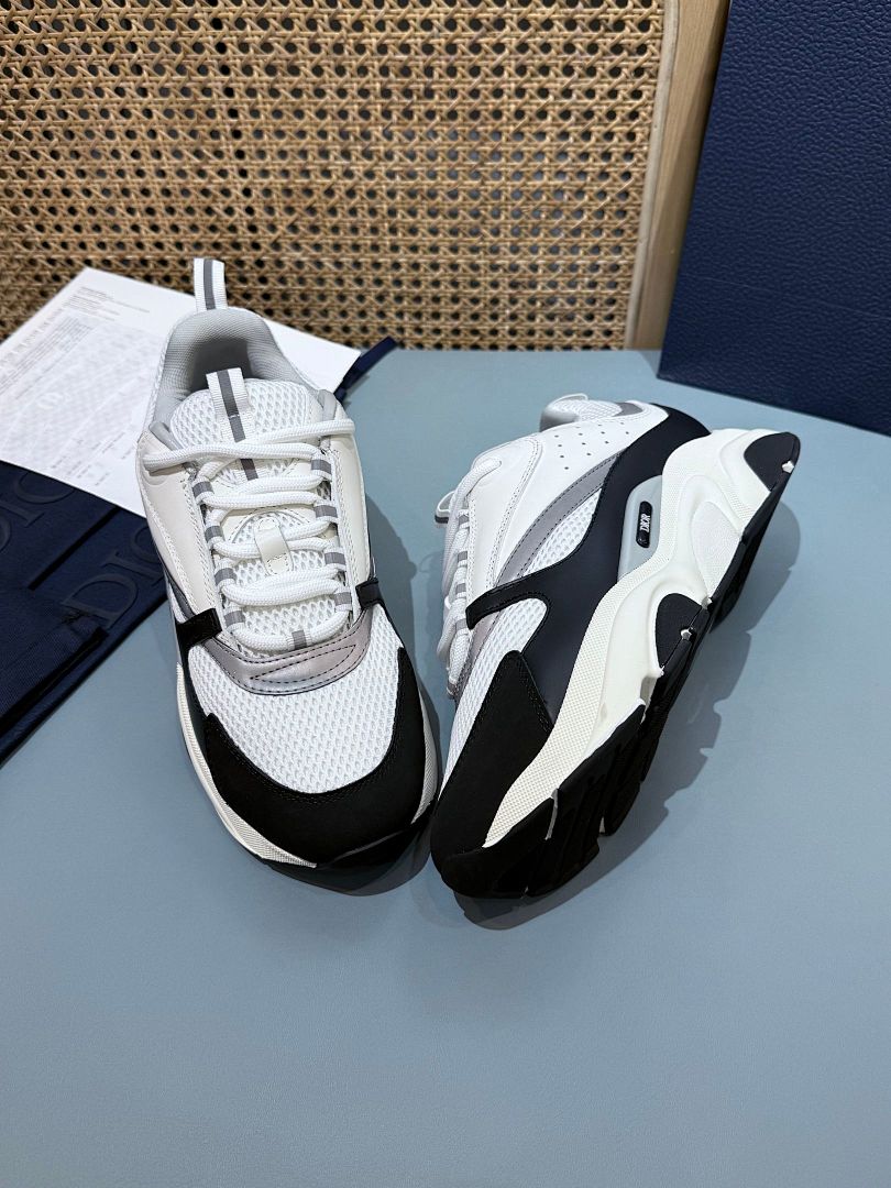 Sneakers B22