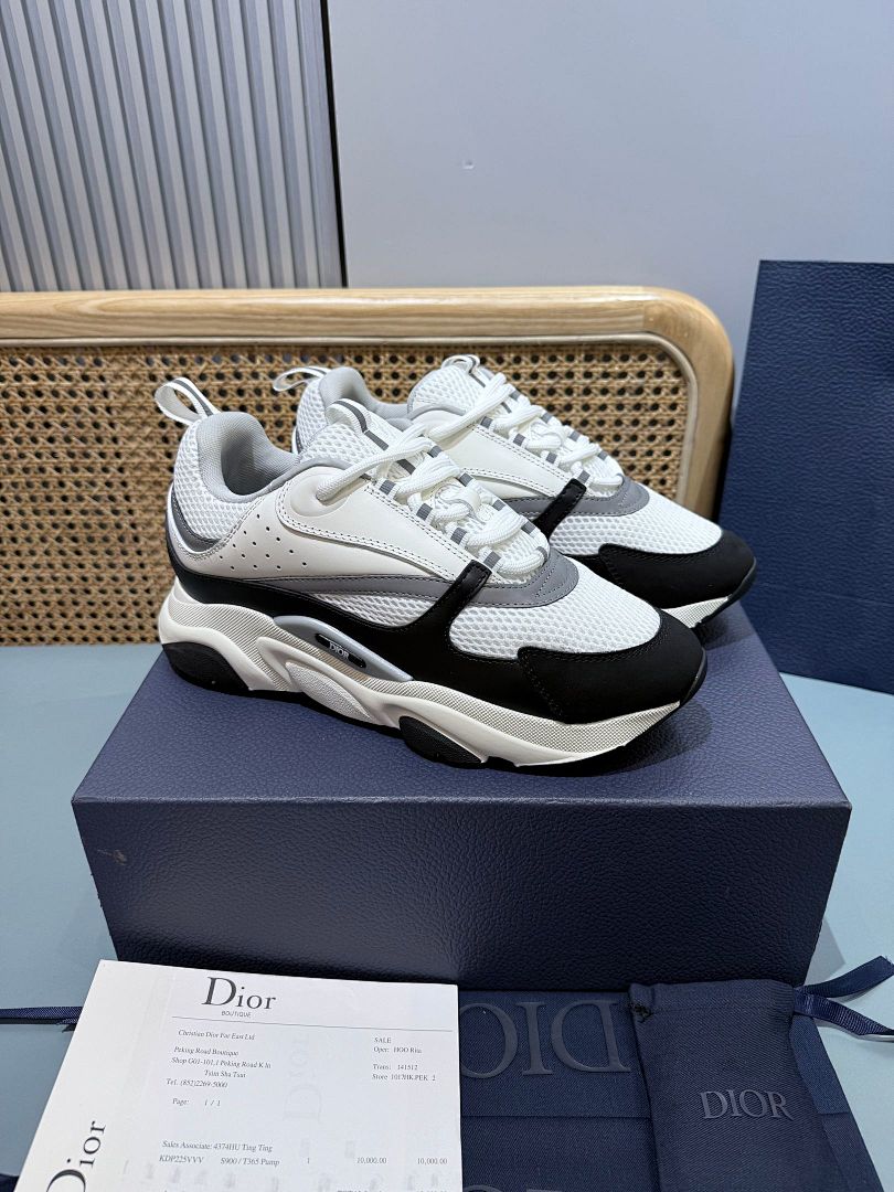 Sneakers B22