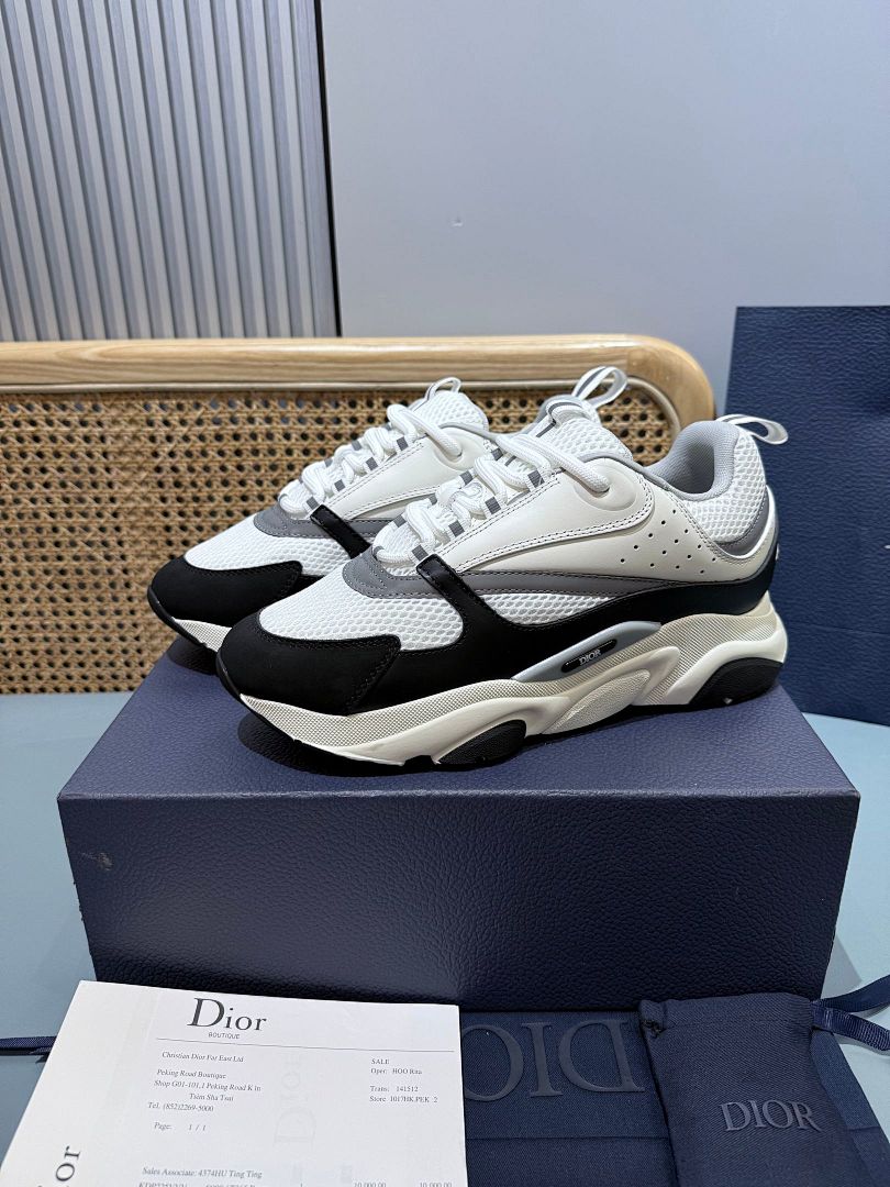 Sneakers B22