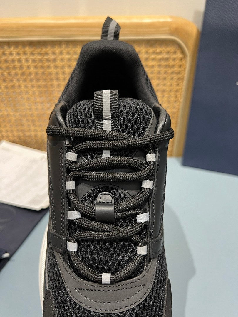 Sneakers B22
