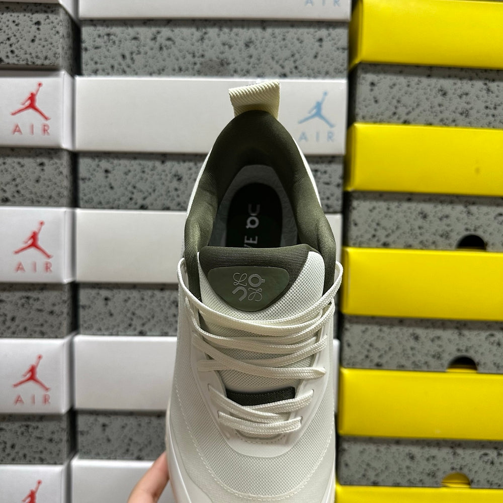 Sneaker On x Loe. Cloudtilt 'All White'