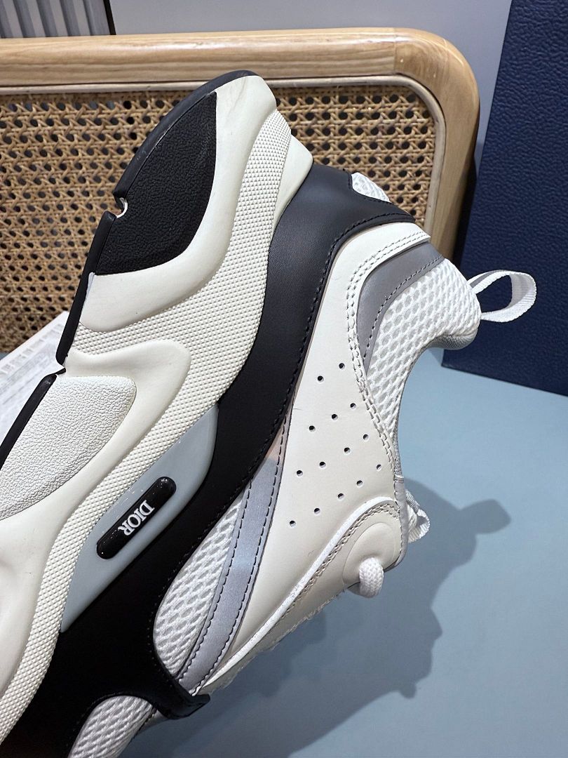 Sneakers B22