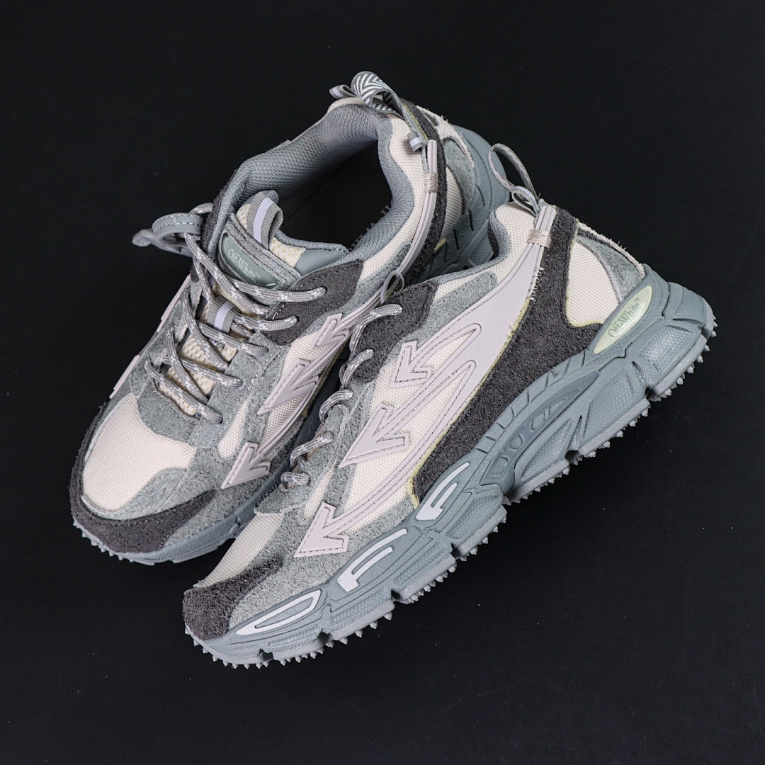 Sneaker Off W. Be Right Back