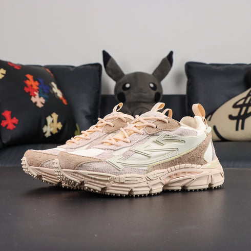 Sneaker Off W. Be Right Back