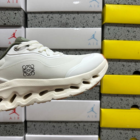Sneaker On x Loe. Cloudtilt 'All White'