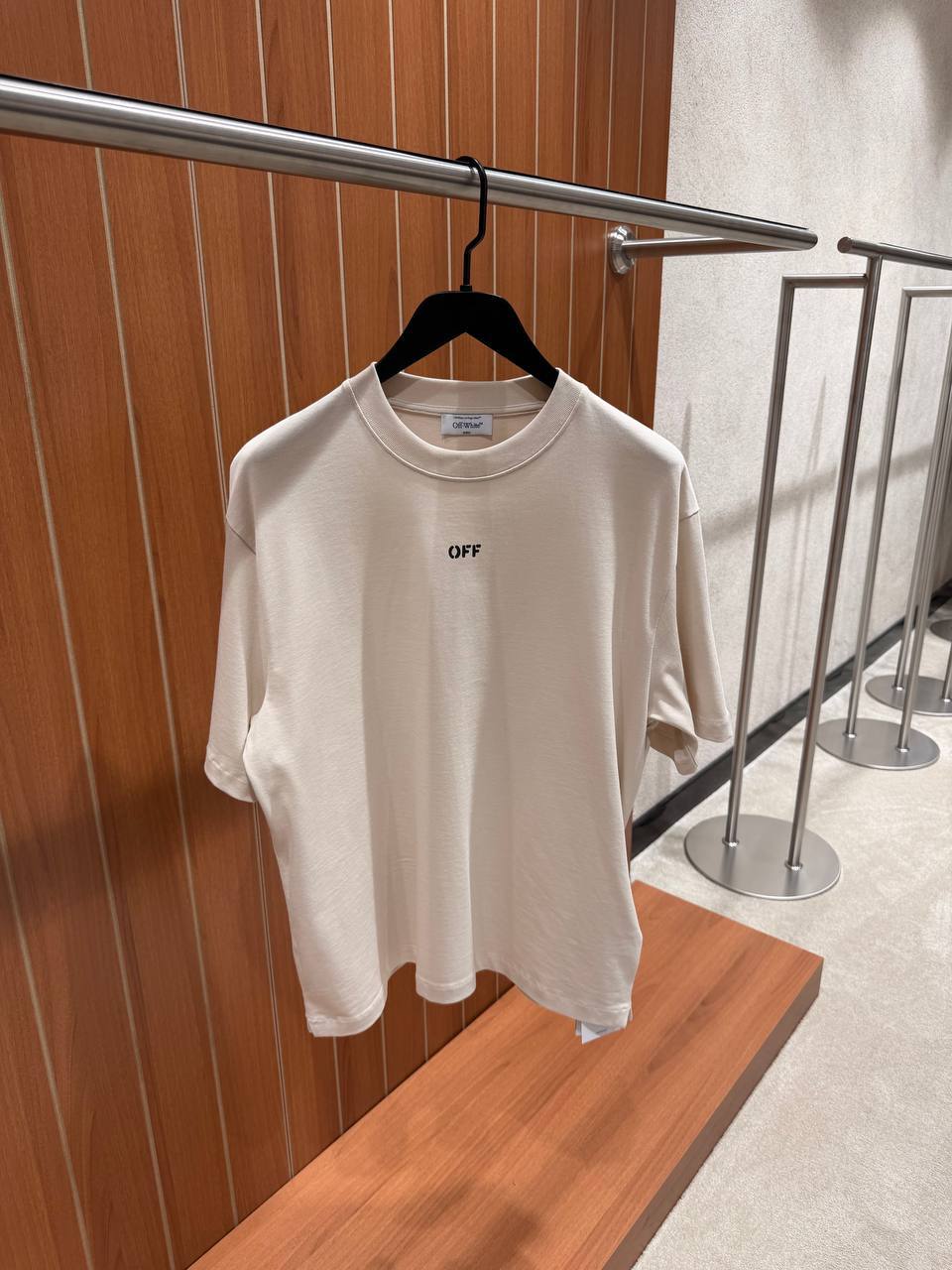 T-shirt Off