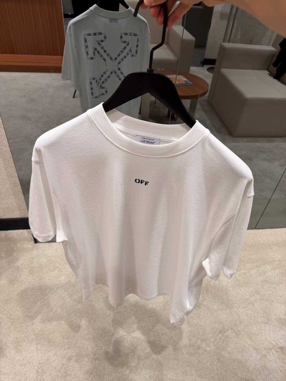 T-shirt Off