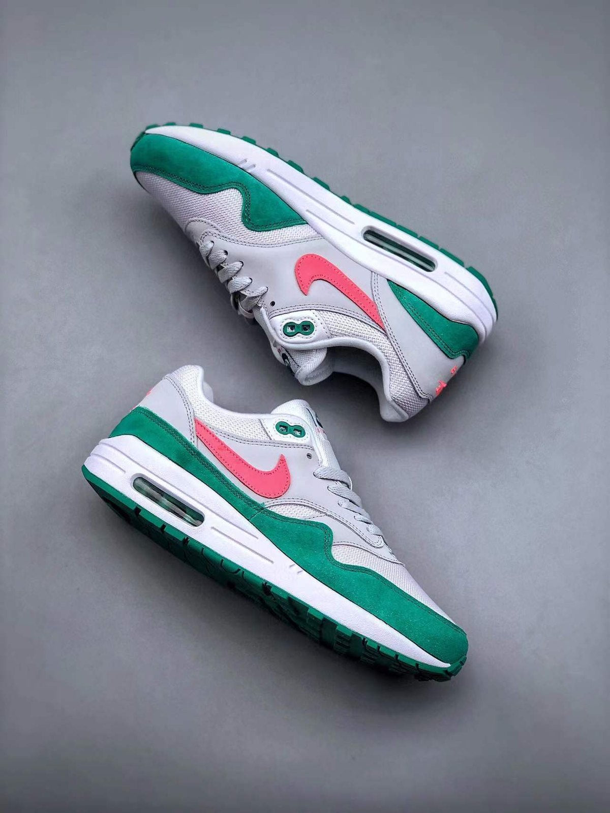 Nike Air Max 1 'Monarch Vert Rouge' — vue 3