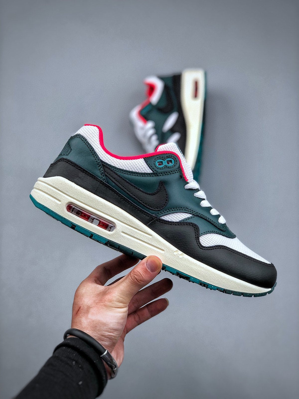 Nike Air Max 1 'Vert Pin Rose' — vue 3