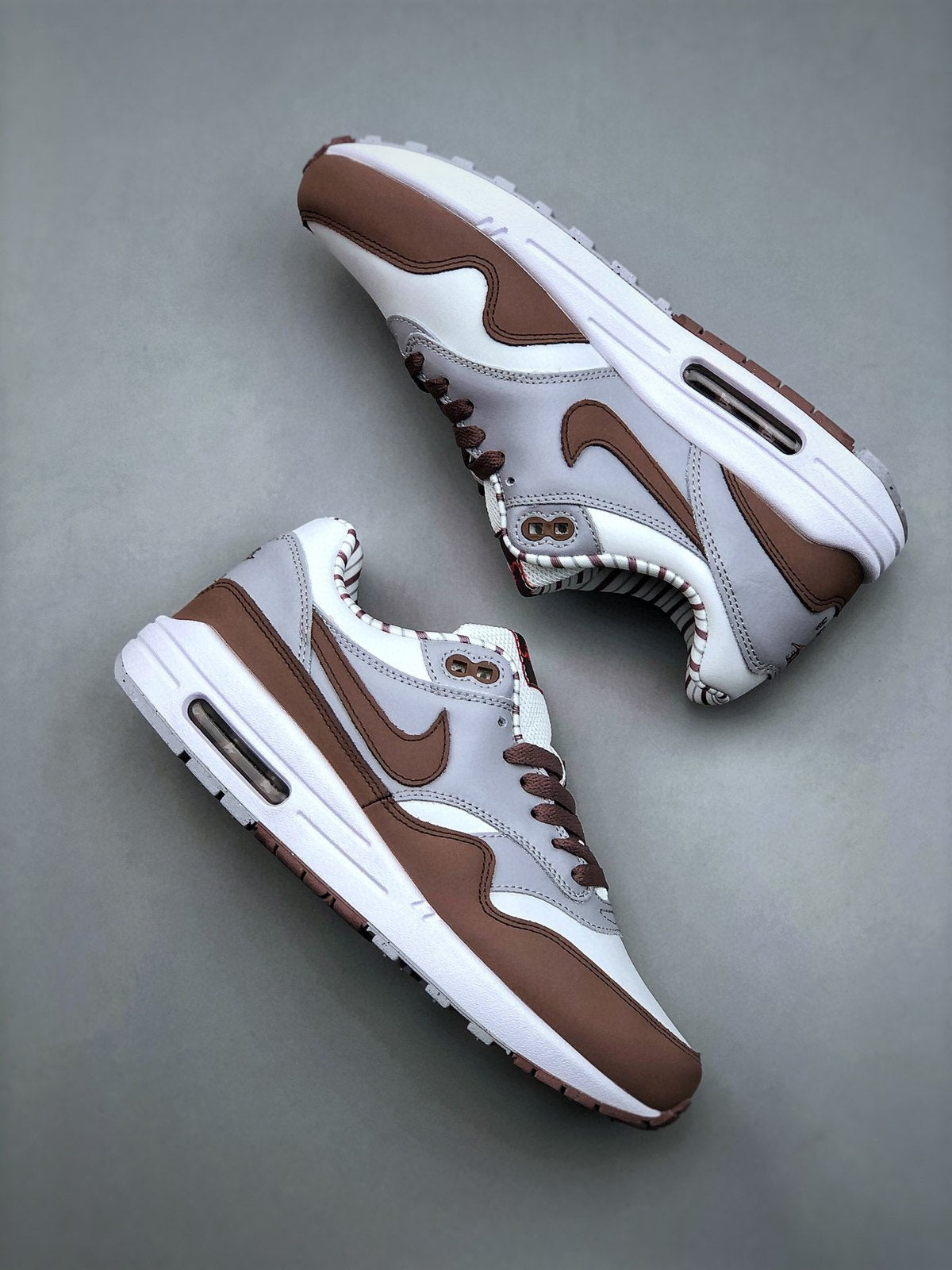 Nike Air Max 1 'Blanc Marron Gris' — vue 2