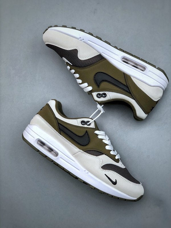 Nike Air Max 1 'Blanc Olive Noir' — vue 3