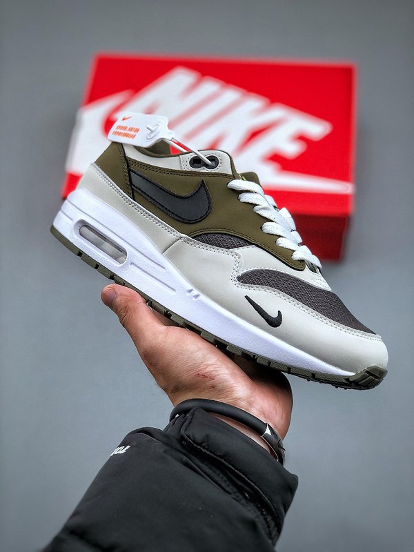 Nike Air Max 1 'Blanc Olive Noir' — vue 4