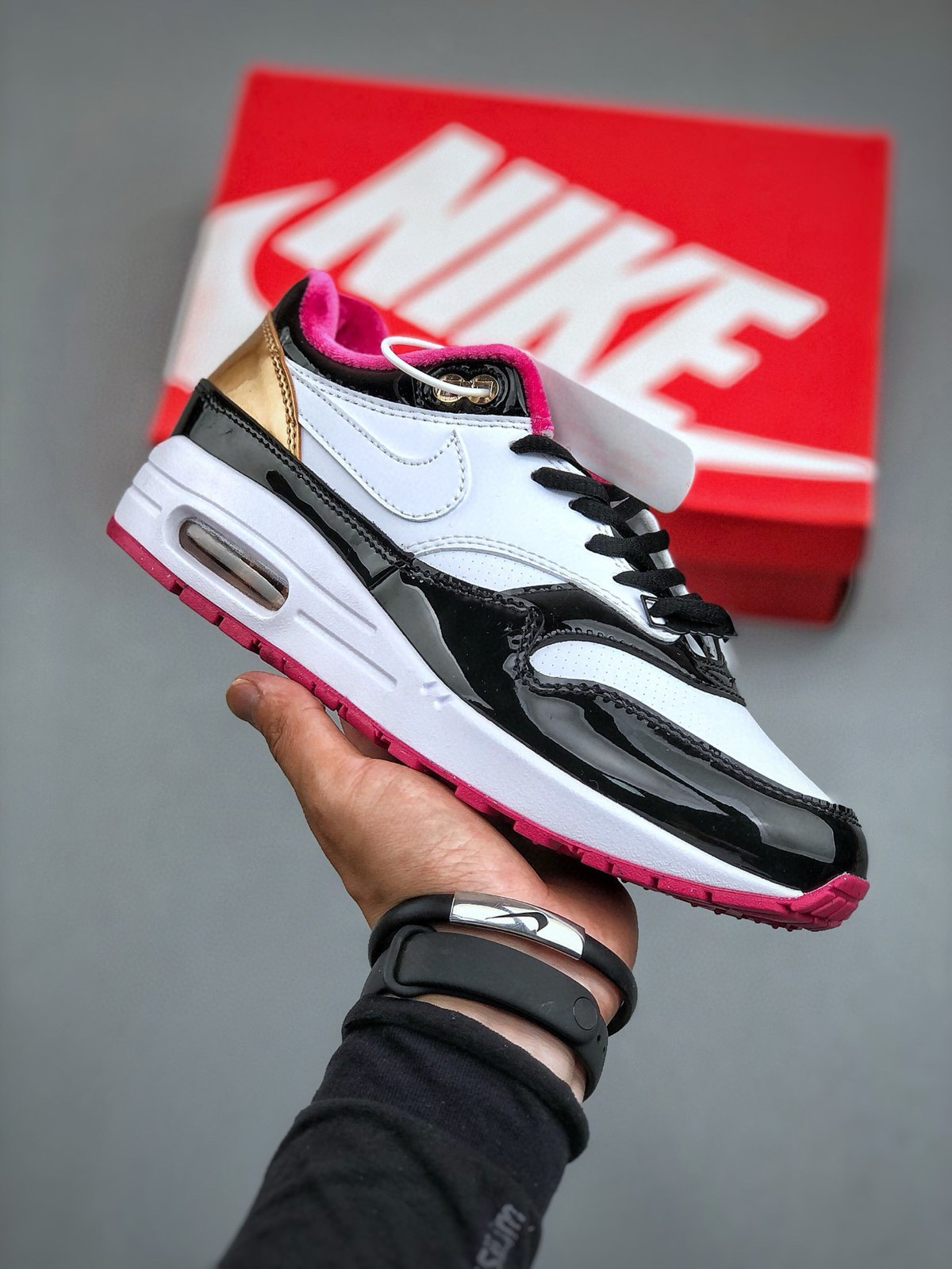 Nike Air Max 1 'Blanc Noir Doré' — vue 4