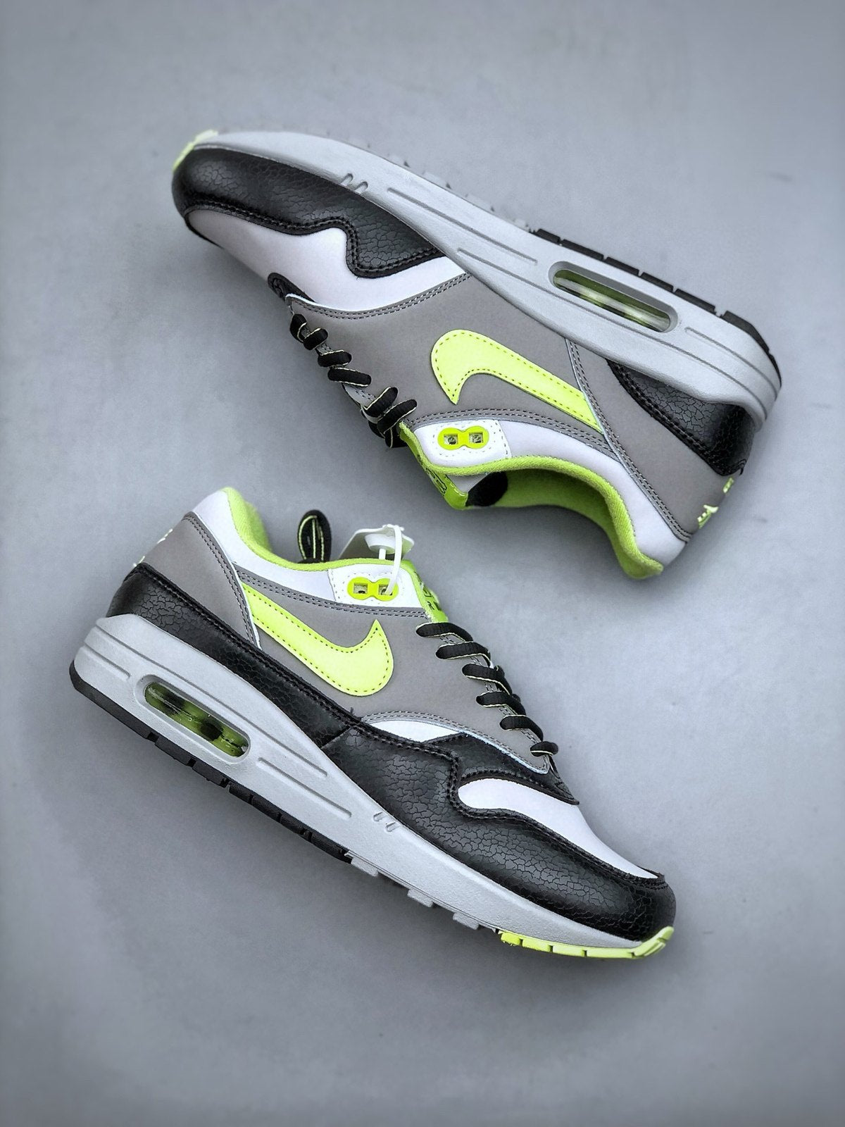 Nike Air Max 1 'Gris Vert Fluo Noir' — vue 4