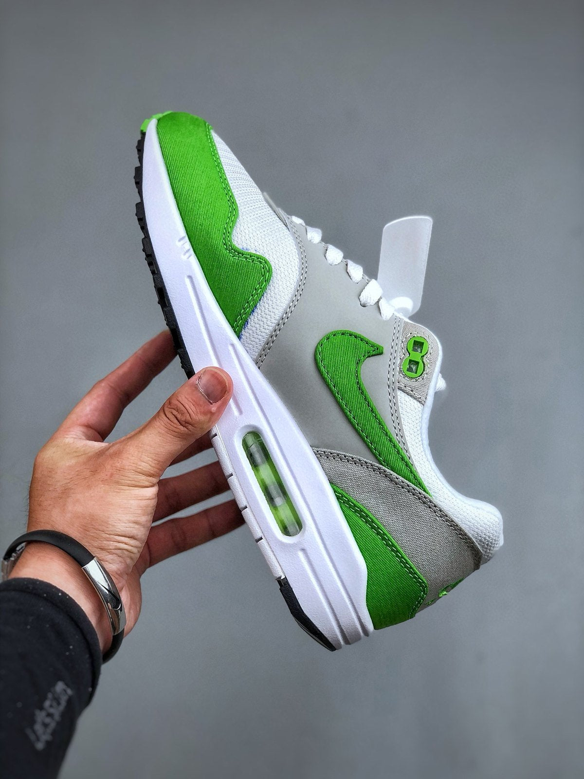 Nike Air Max 1 'Blanc Vert Chlorophylle' — vue 3
