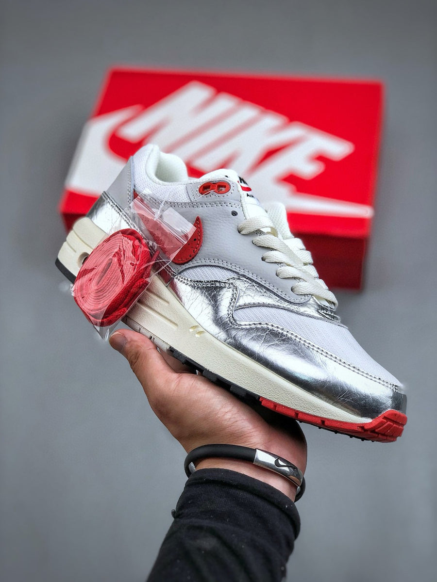 Nike Air Max 1 'Blanc Rouge Argent' — vue 2