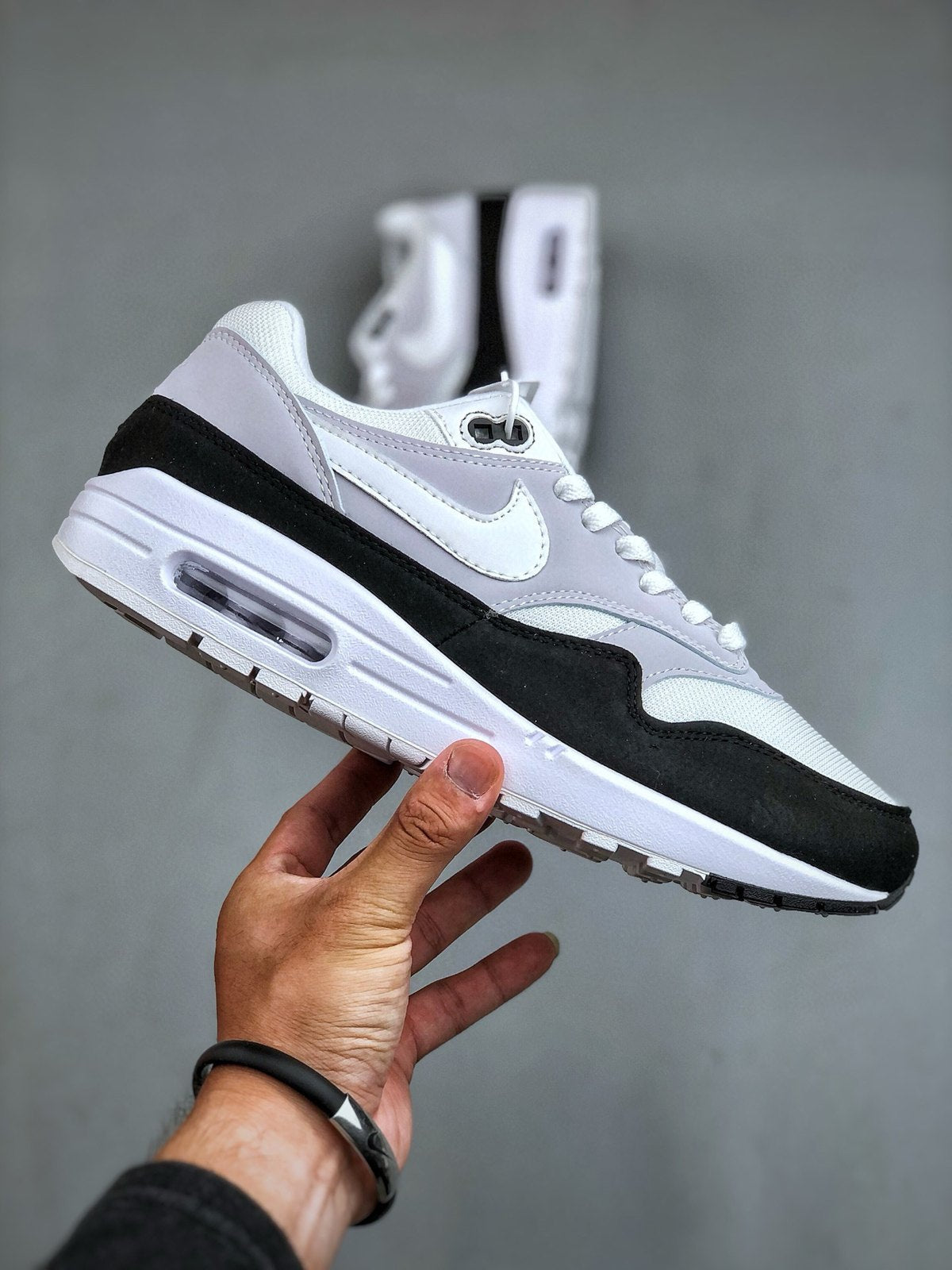 Nike Air Max 1 'Blanc Noir Classique' — vue 3