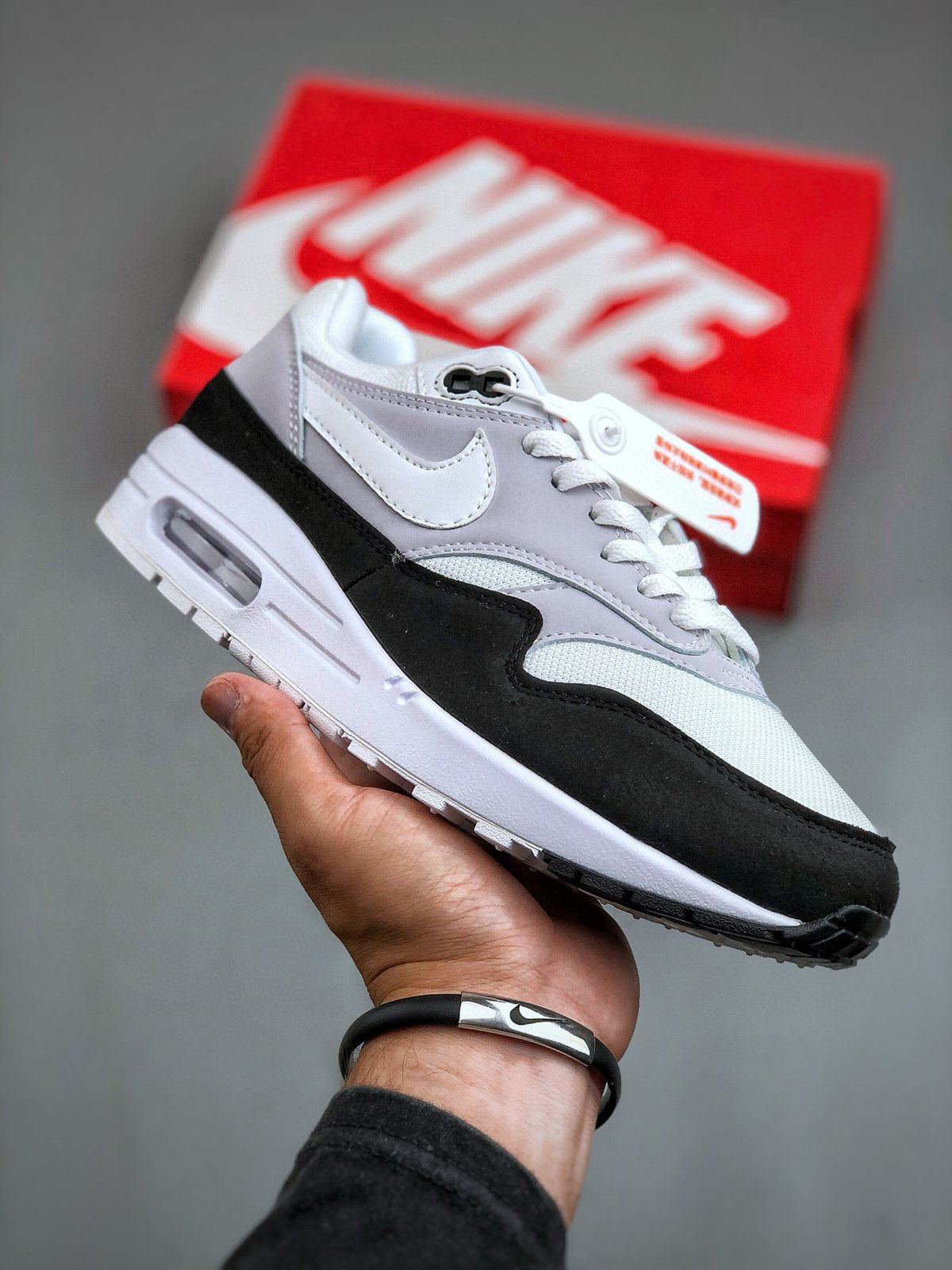 Nike Air Max 1 'Blanc Noir Classique' — vue 4
