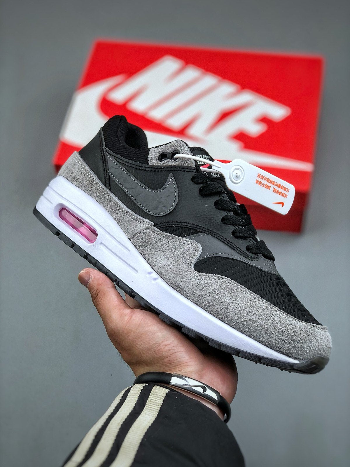 Nike Air Max 1 'Gris Noir Rose' — vue 3
