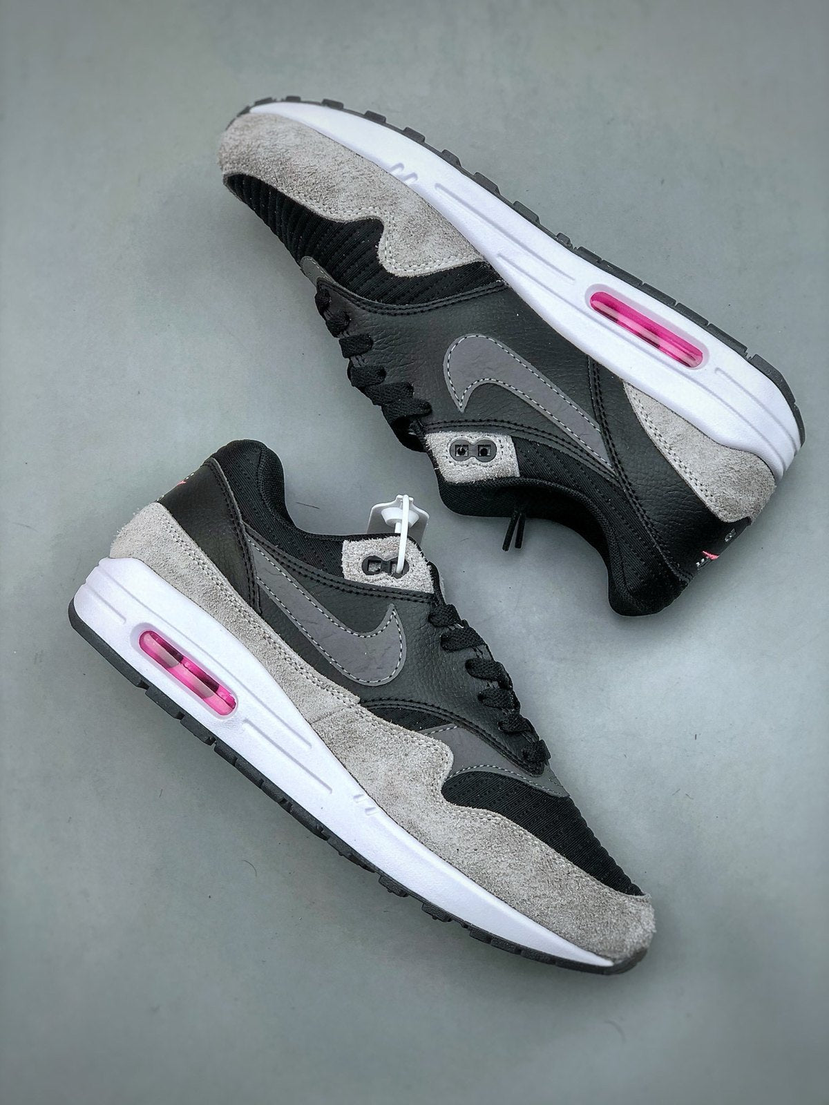 Nike Air Max 1 'Gris Noir Rose' — vue 4