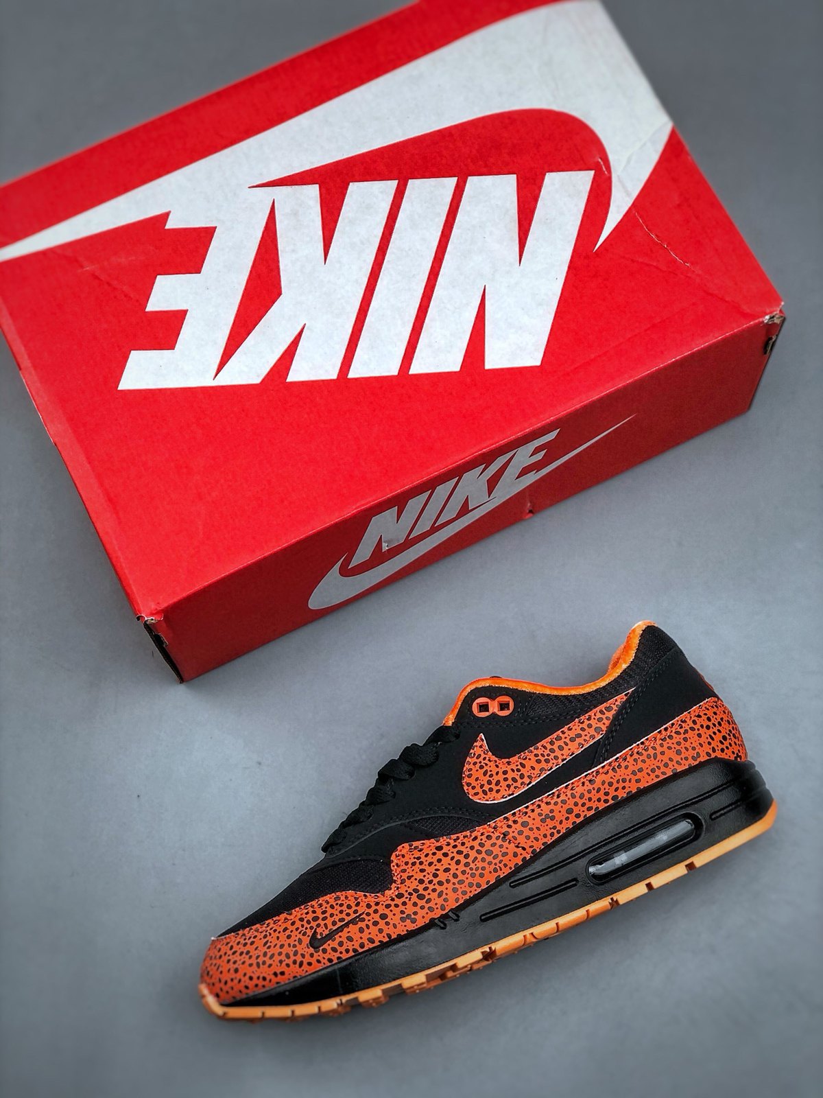 Nike Air Max 1 'Noir Orange Safari' — vue 2