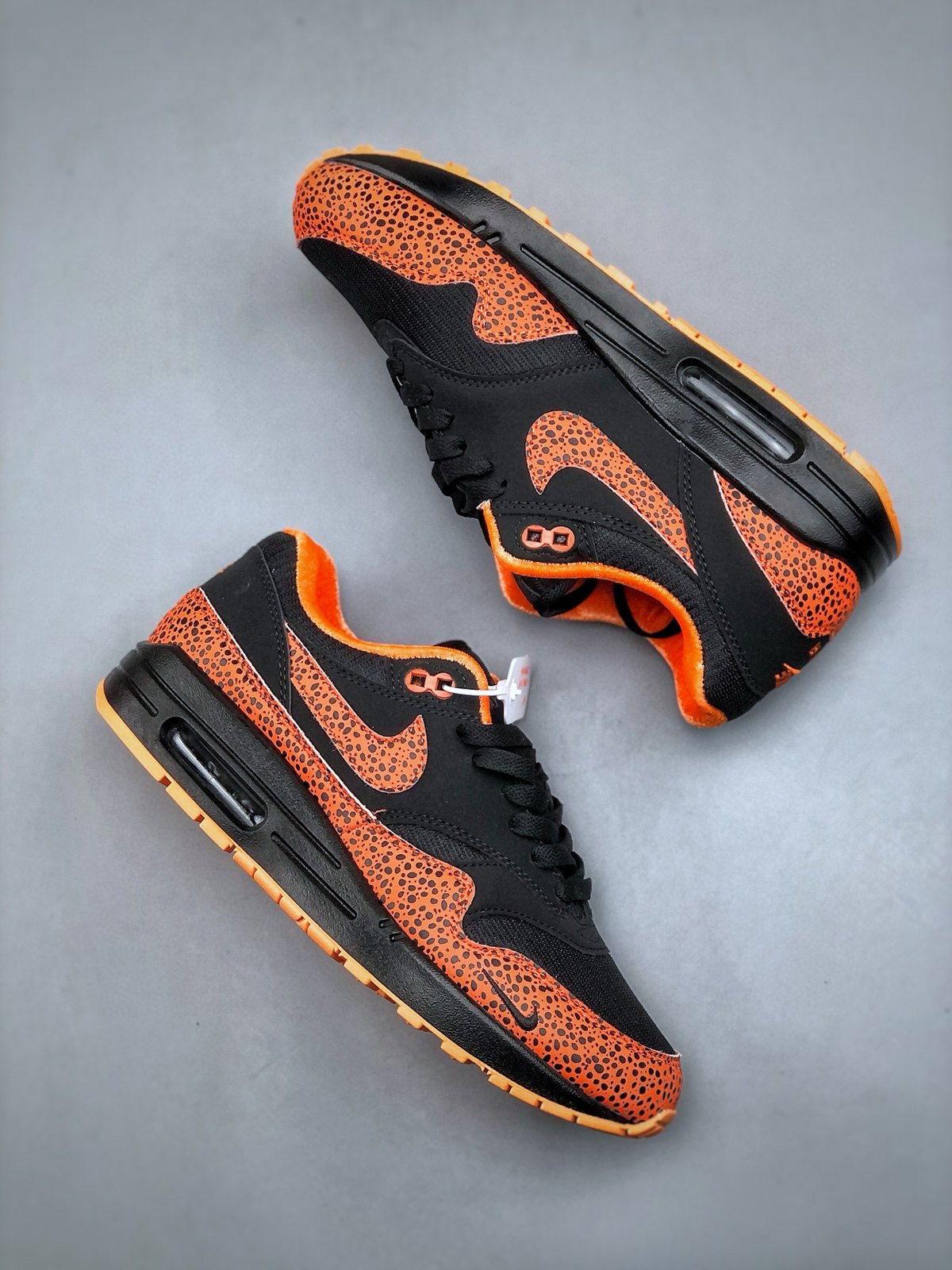 Nike Air Max 1 'Noir Orange Safari' — vue 4