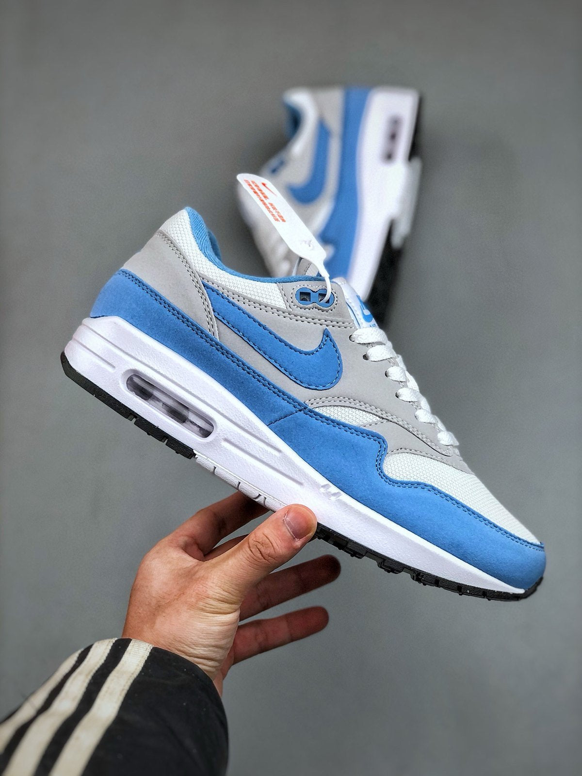 Nike Air Max 1 'Blanc Bleu University' — vue 4