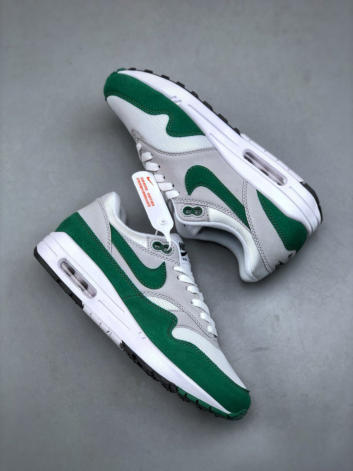 Nike Air Max 1 'Blanc Vert Forêt' — vue 3