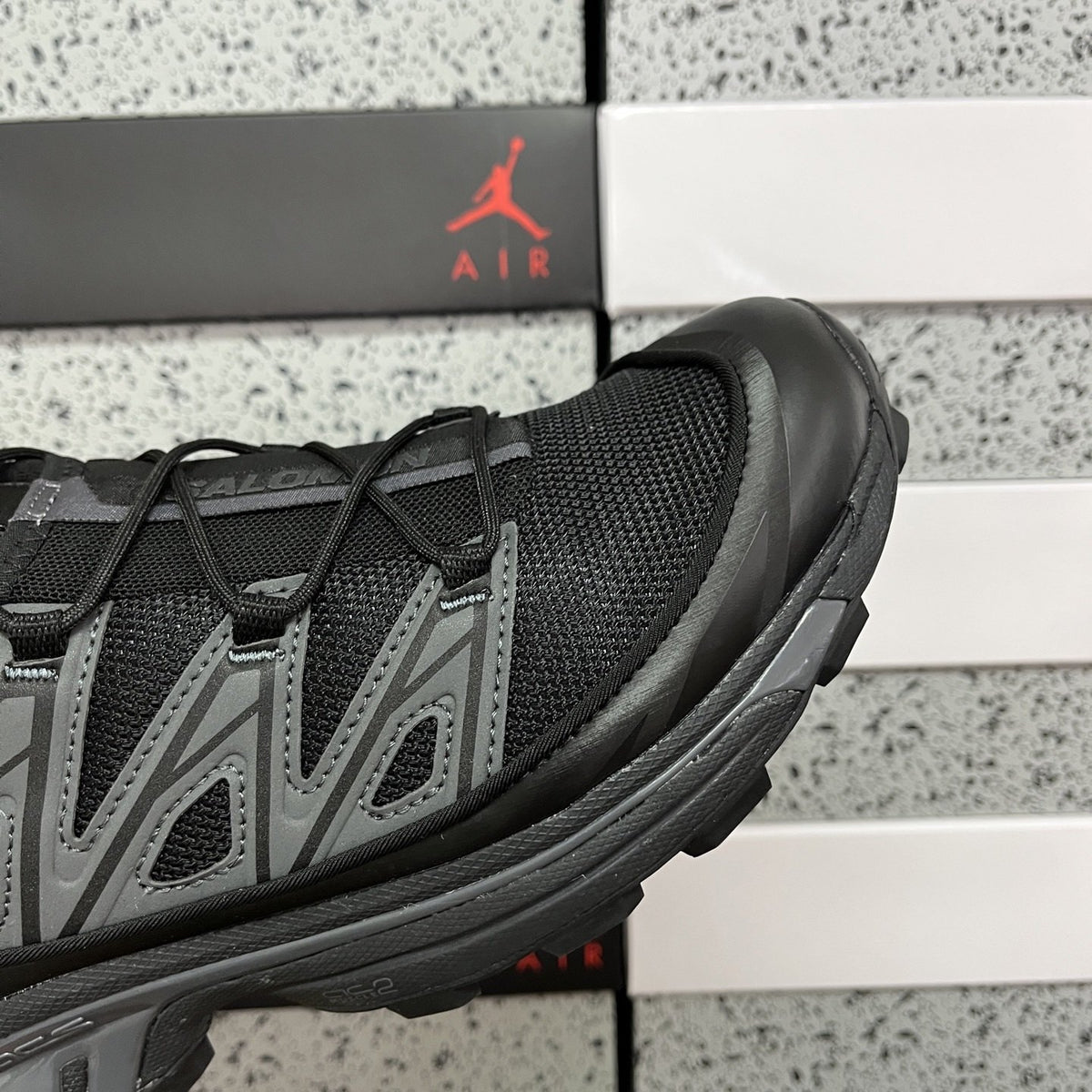 Sneakers XT-6 'Triple Black Phantom' — vue 6