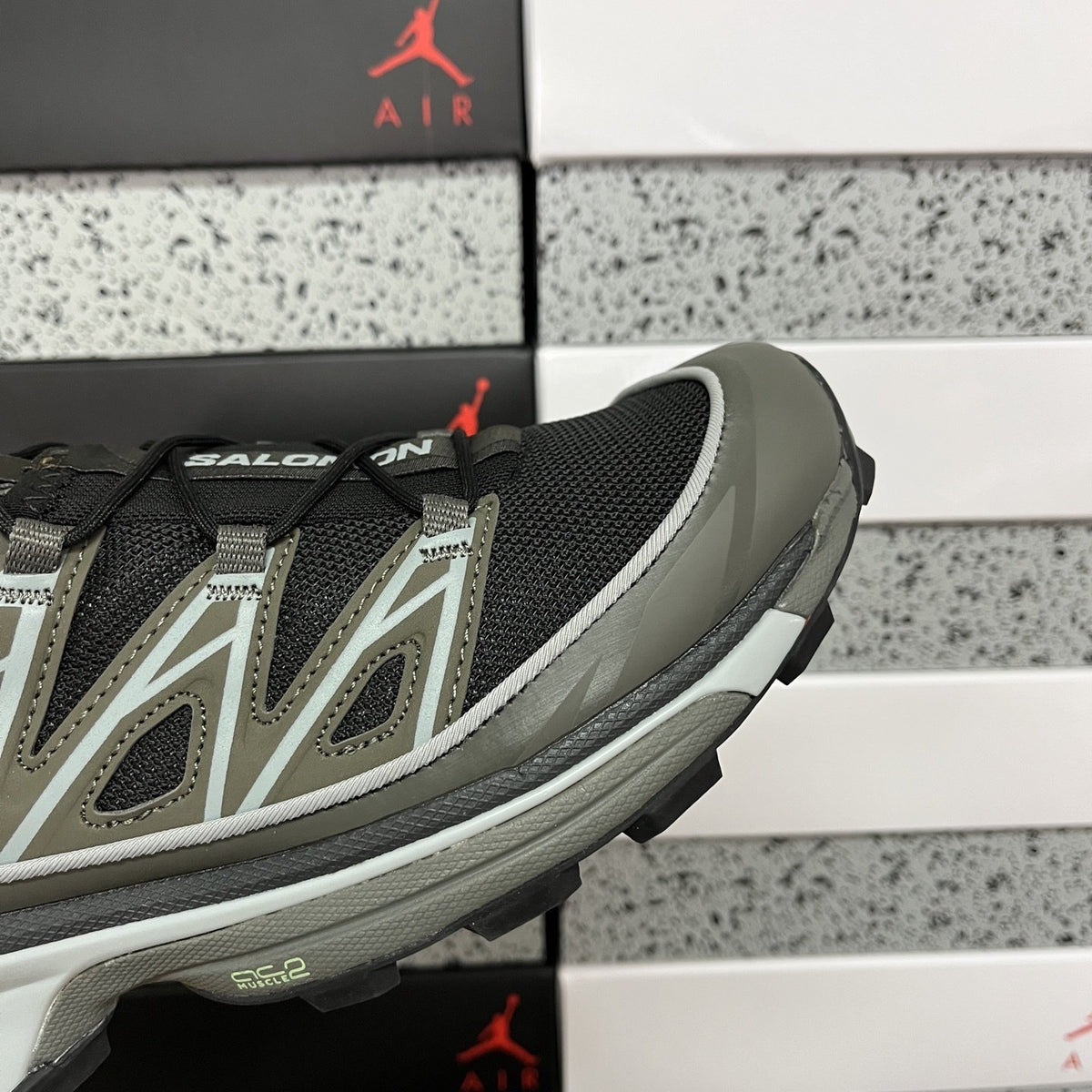 Sneakers XT-6 'Black Grey Peat' — vue 6