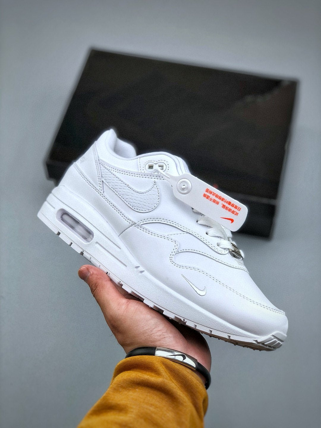 Nike Air Max 1 'Blanc Cuir' — vue 3