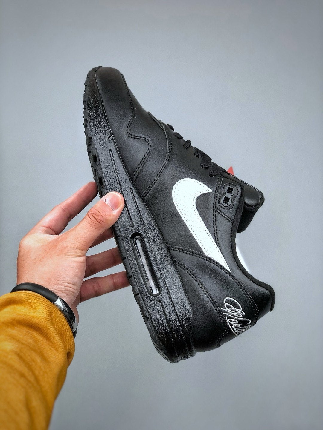 Nike Air Max 1 'Noir Blanc Cuir' — vue 3