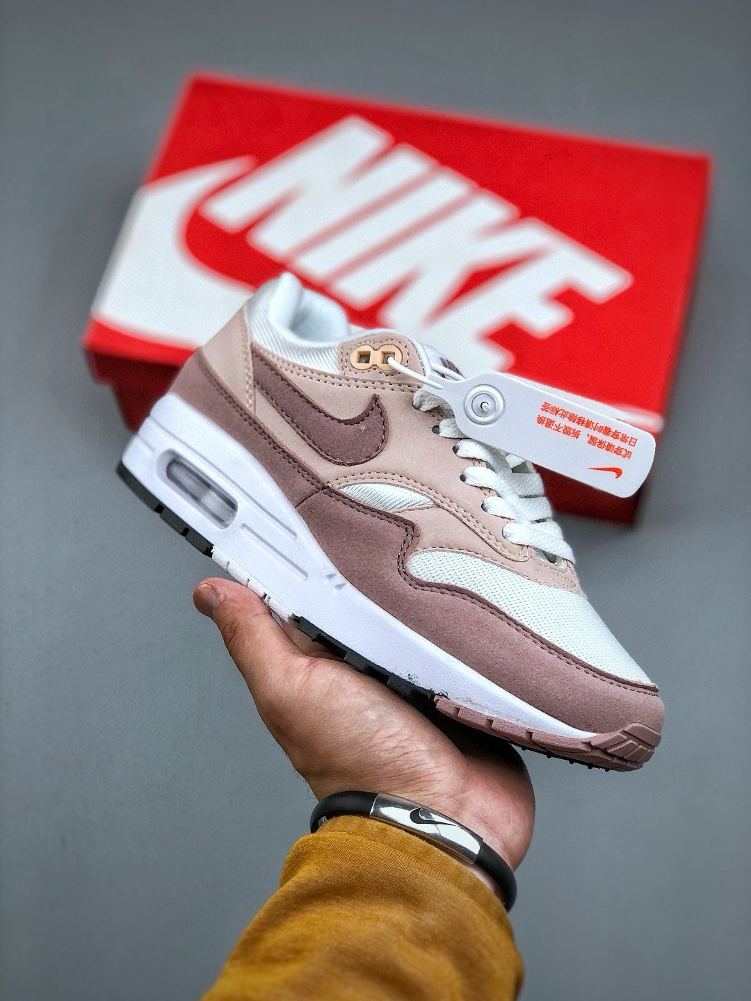 Nike Air Max 1 'Rose Taupe' — vue 2