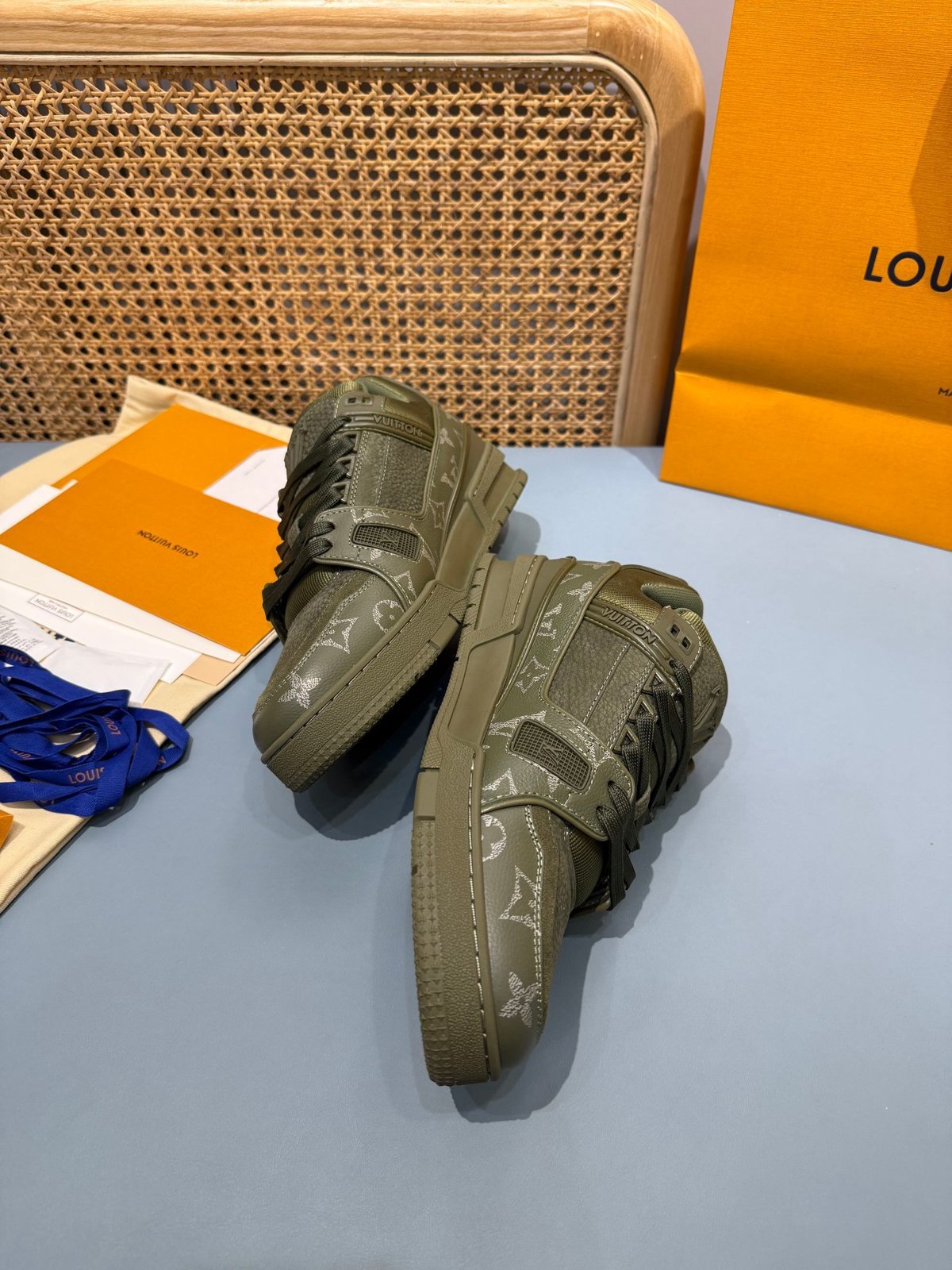 Sneakers Trainer 'Vert Olive Monogram' — vue 7