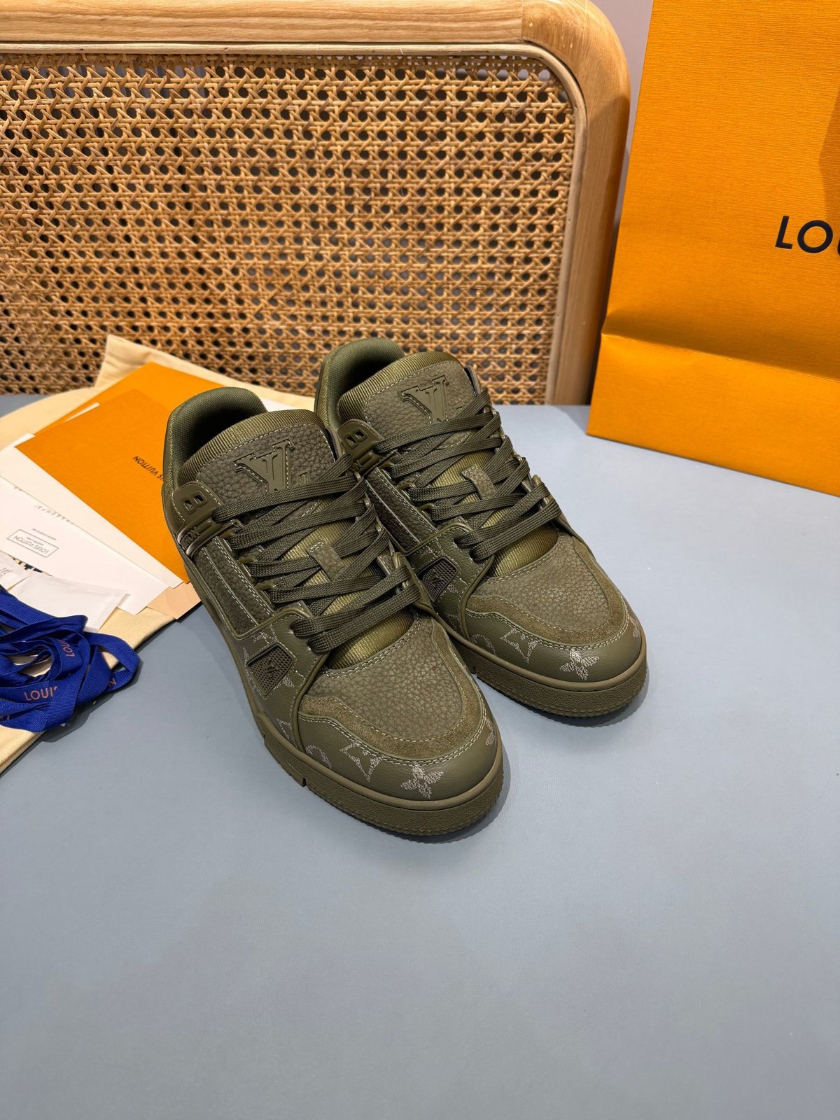 Sneakers Trainer 'Vert Olive Monogram' — vue 9