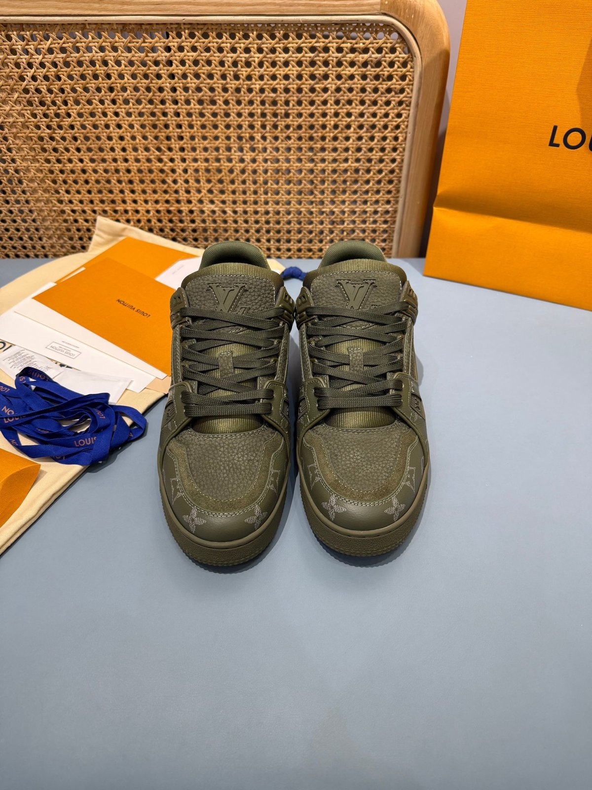 Sneakers Trainer 'Vert Olive Monogram' — vue 10
