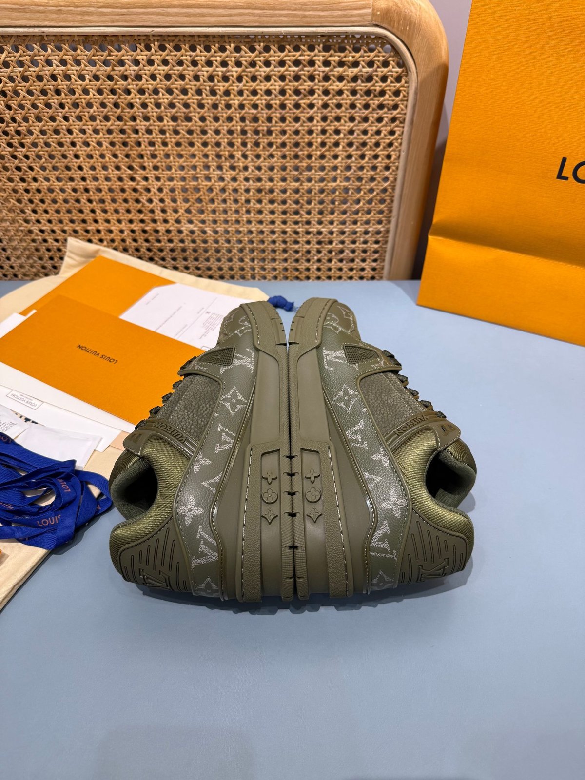 Sneakers Trainer 'Vert Olive Monogram' — vue 12